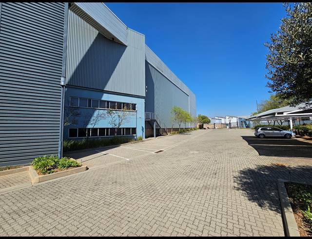 7,739M² WAREHOUSE TO LET IN ELANDSFONTEIN